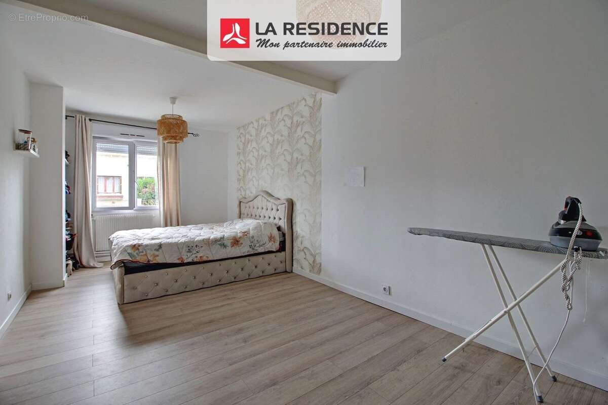 Maison à SAINT-ETIENNE-DU-ROUVRAY