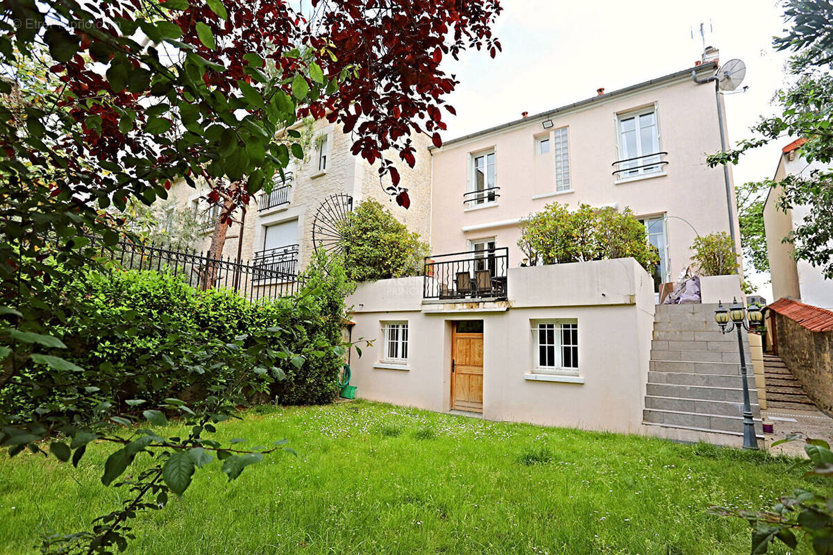 Maison à NANTERRE