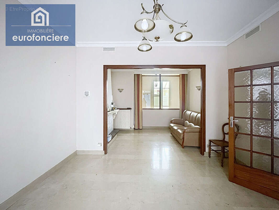 Maison à SAINT-JULIEN-LES-VILLAS