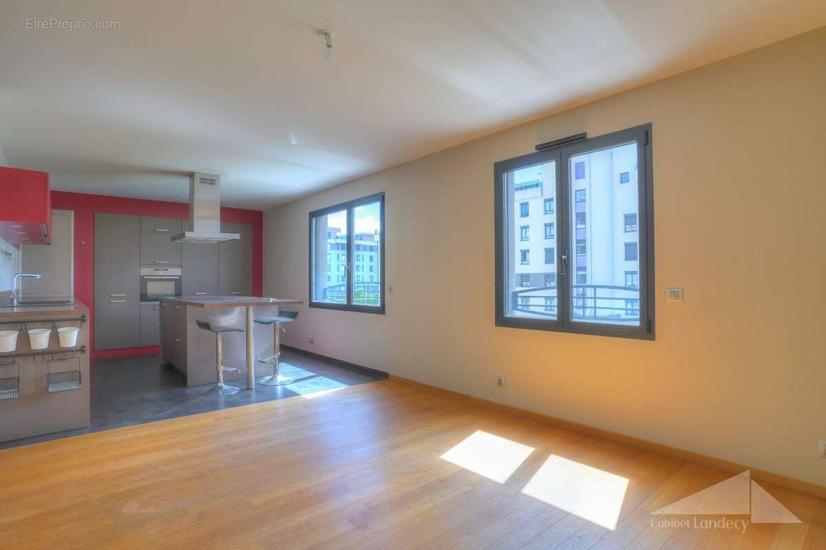 Appartement à SAINT-GENIS-POUILLY