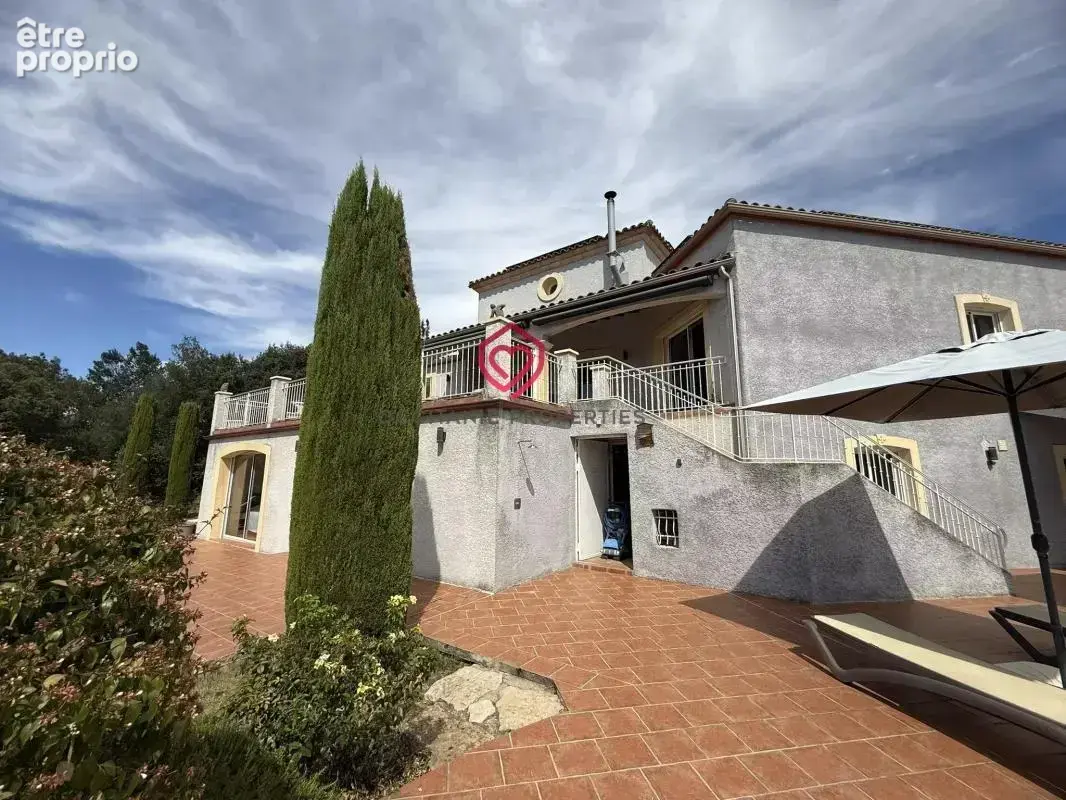 Magnifique maison avec un beau terrain, piscine et garage - photo 3