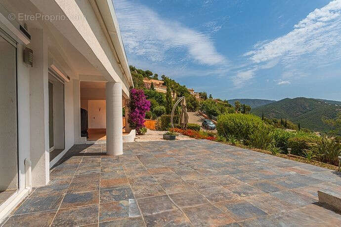 Maison à LA LONDE-LES-MAURES