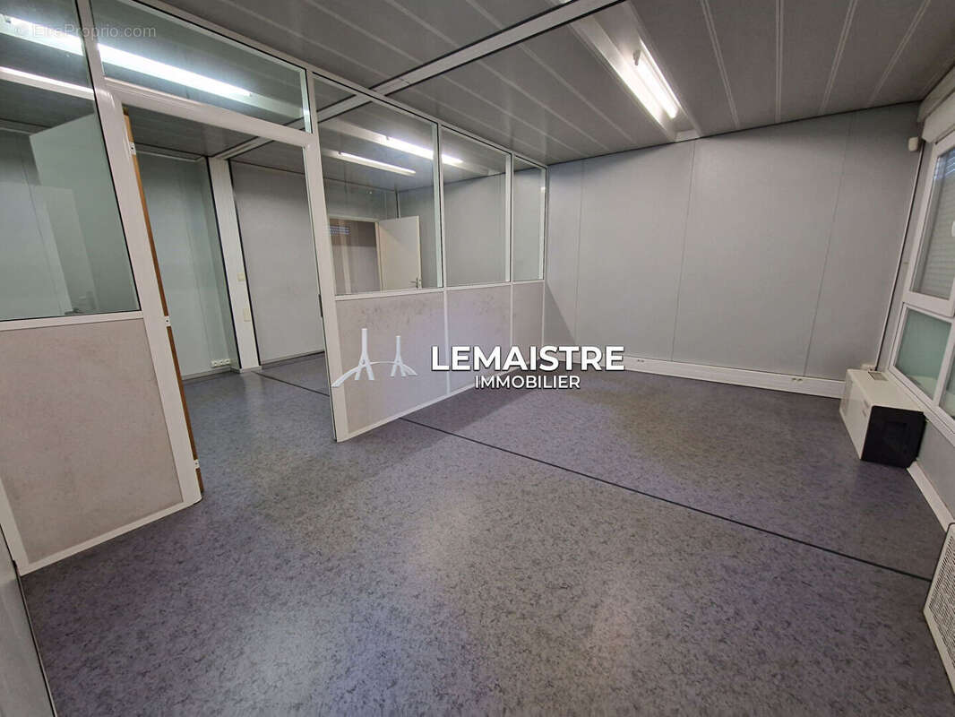 Commerce à NOTRE-DAME-DE-GRAVENCHON