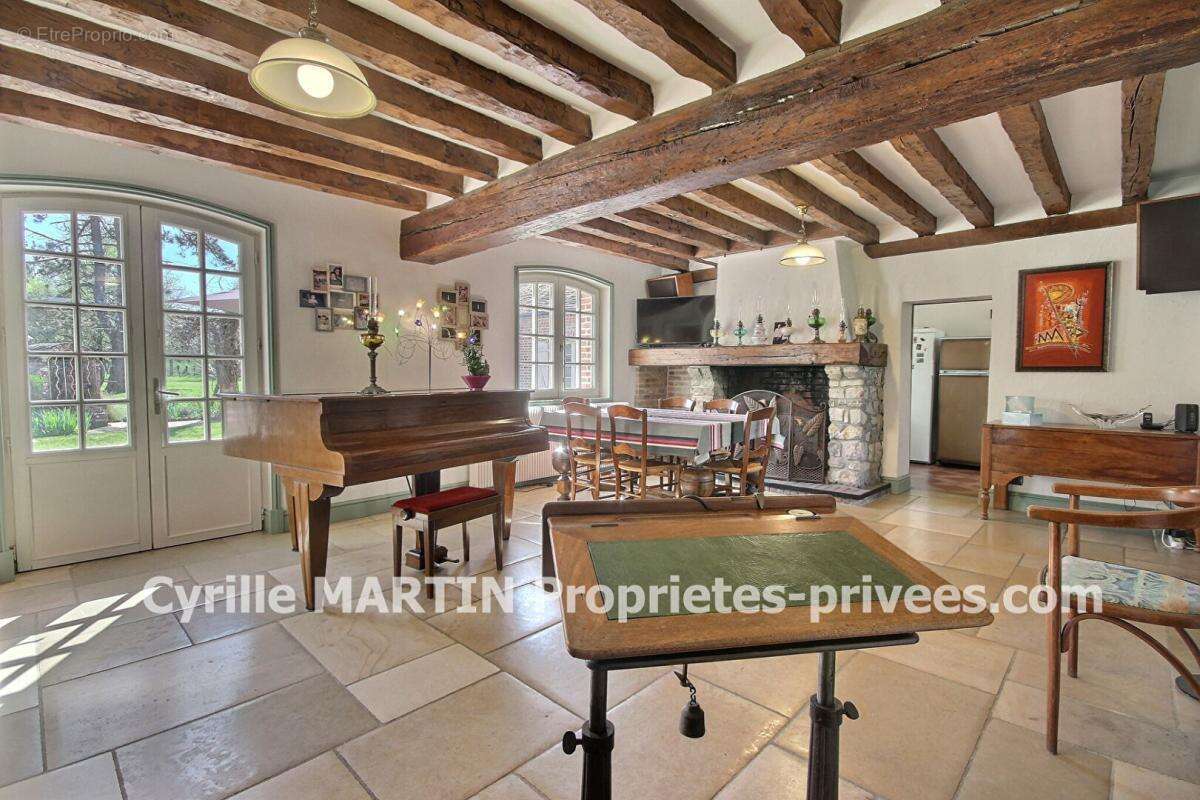 Maison à MARCILLY-EN-VILLETTE