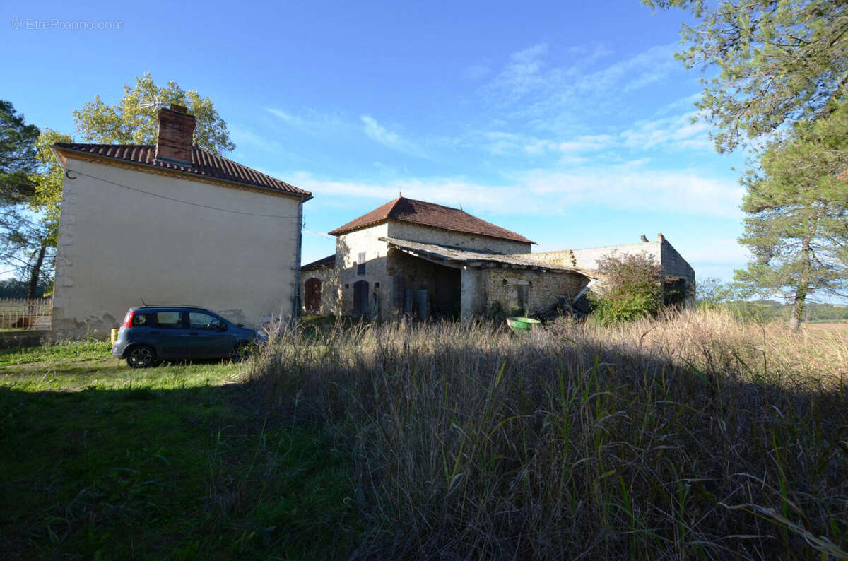 A vendre Valence-sur-Baïse, Gers: Maison en pierre et ancien corps de ferme, nombréuses dépendances, au calme avec vues exceptio - photo 19