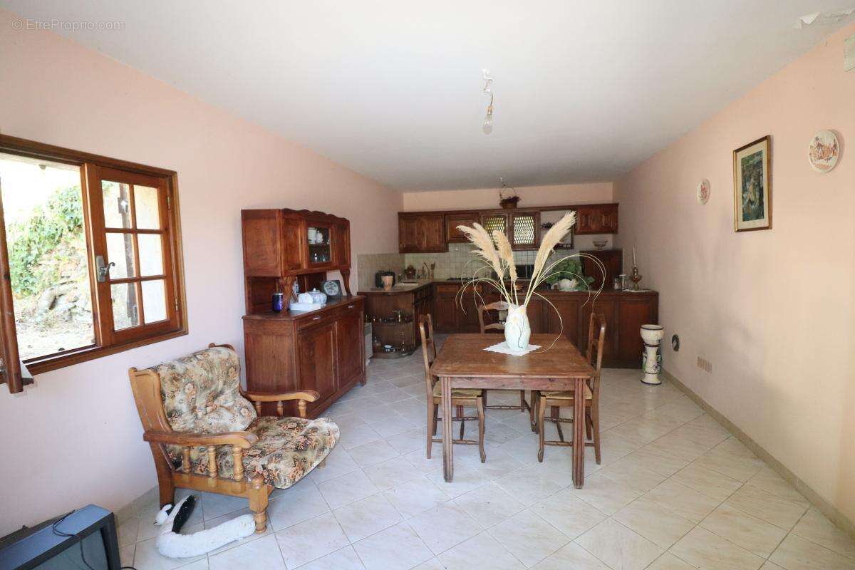 Maison à BERRE-LES-ALPES