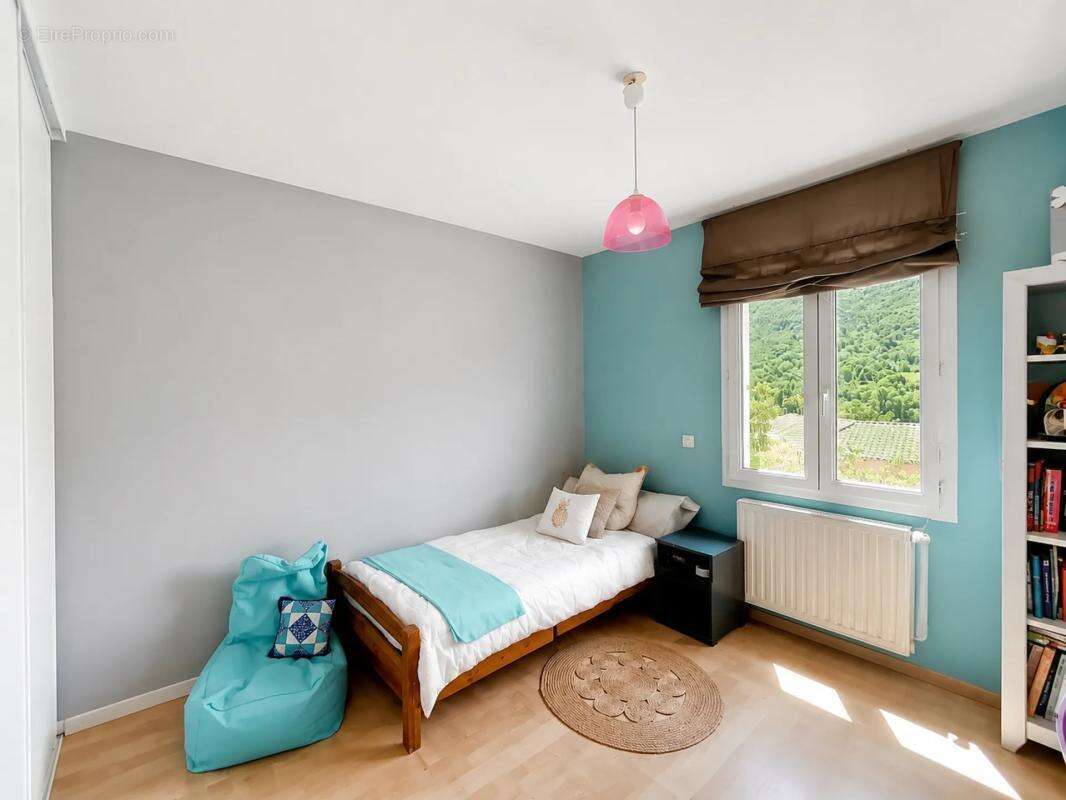 Maison 142 m² avec piscine et vue exceptionnelle à Bevons - photo 7