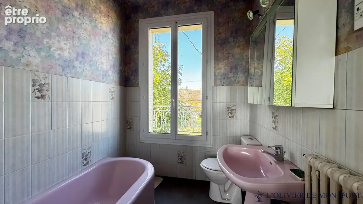 Maison de charme sur terrain de près de 2 hectares. - photo 12