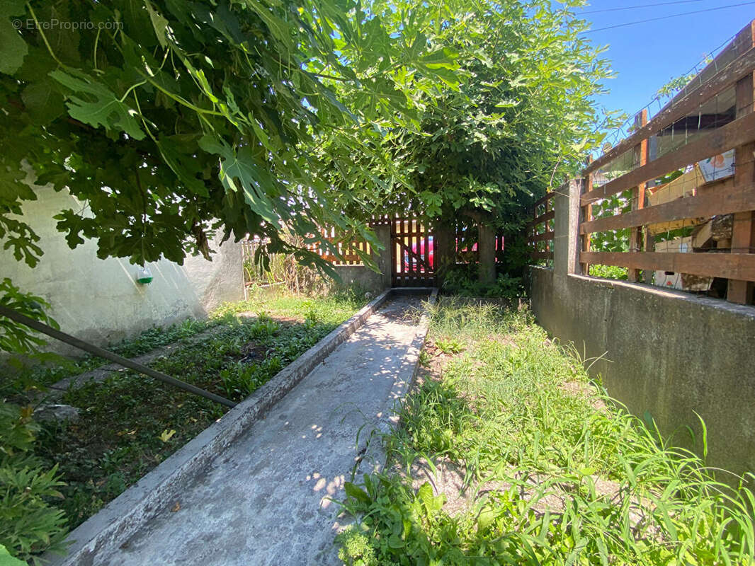 Maison à vendre à Brunstatt - 5 pièces, au calme - terrasse et jardinet - cave - photo 15