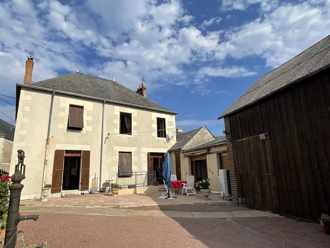 Maison à SAVIGNE-SUR-LATHAN