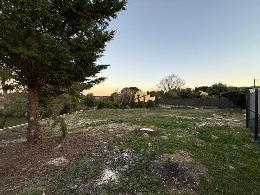 Terrain à PAILHES