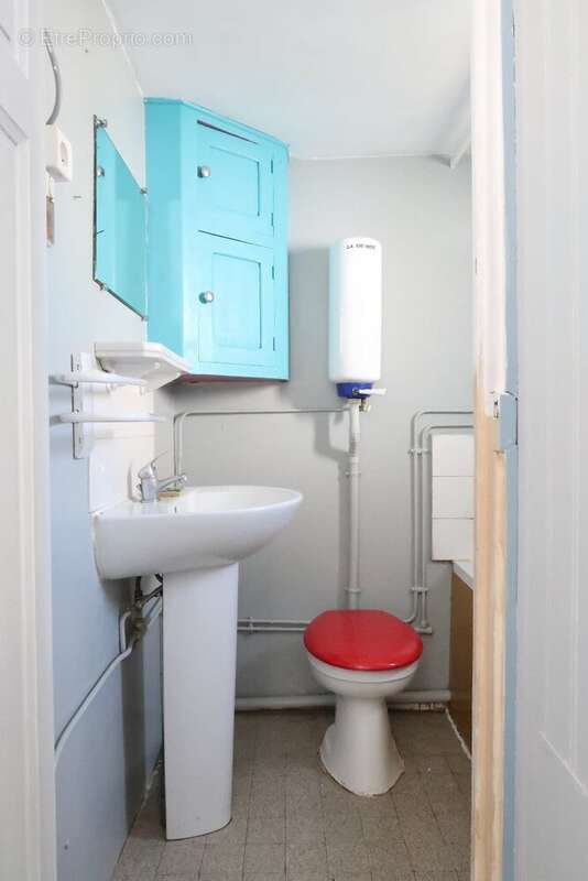 Maison à SAINT-ROMAIN-LACHALM