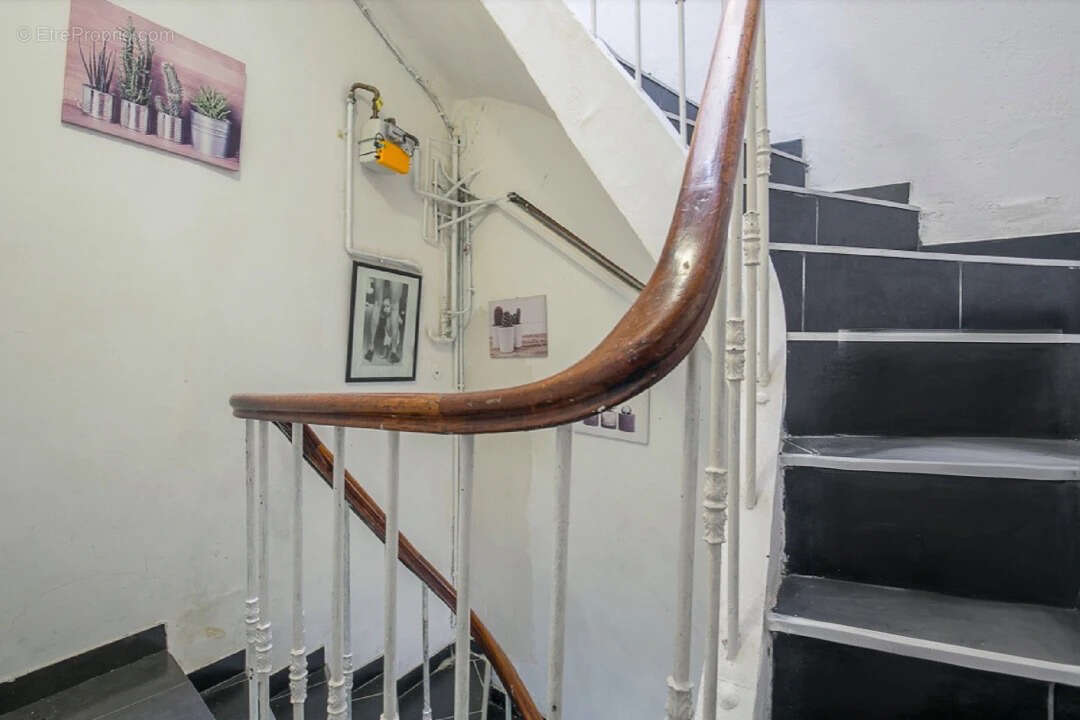 Appartement à MARSEILLE-3E