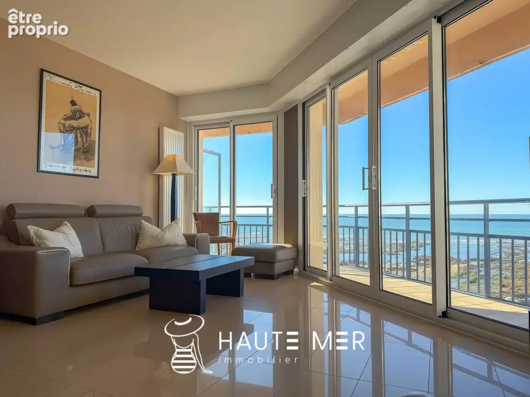 CORAUX - Large vue sur mer pour cet appartement T3 - photo 1