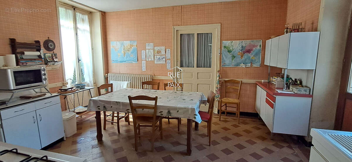 Maison à LENCLOITRE