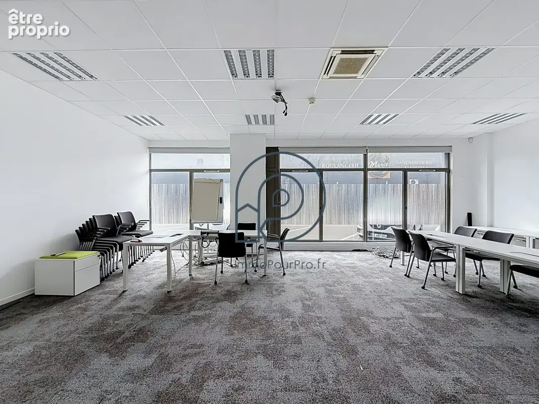 Commerce 300 m² à vendre à La Chapelle-D'armentieres (59930) - photo 3