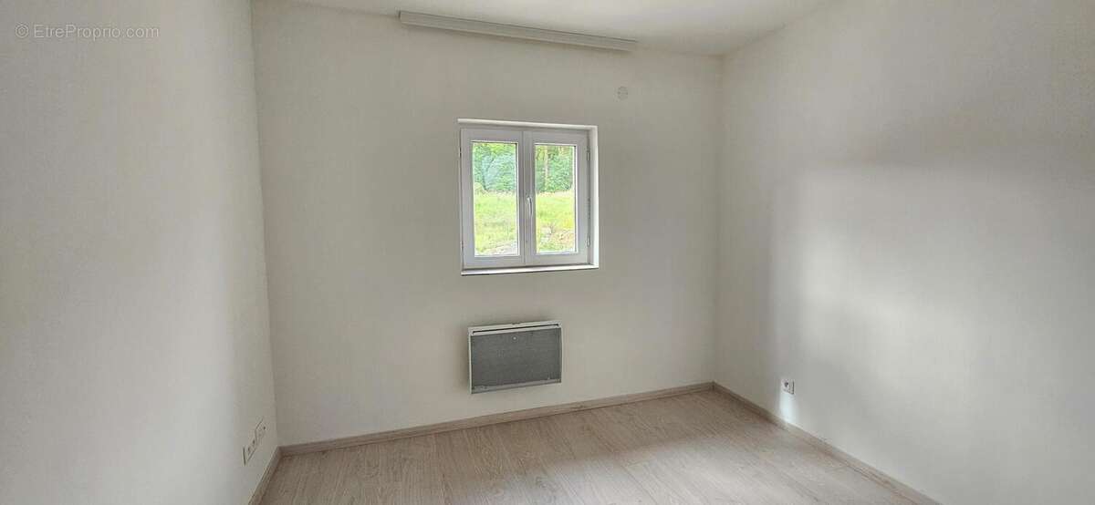 20240514_094914 - Commerce à RUPT-SUR-MOSELLE