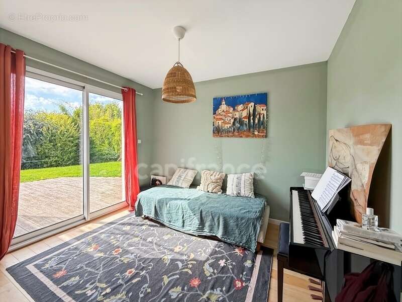 Maison à LE RELECQ-KERHUON