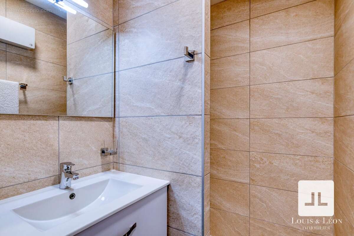 Appartement à ANSE