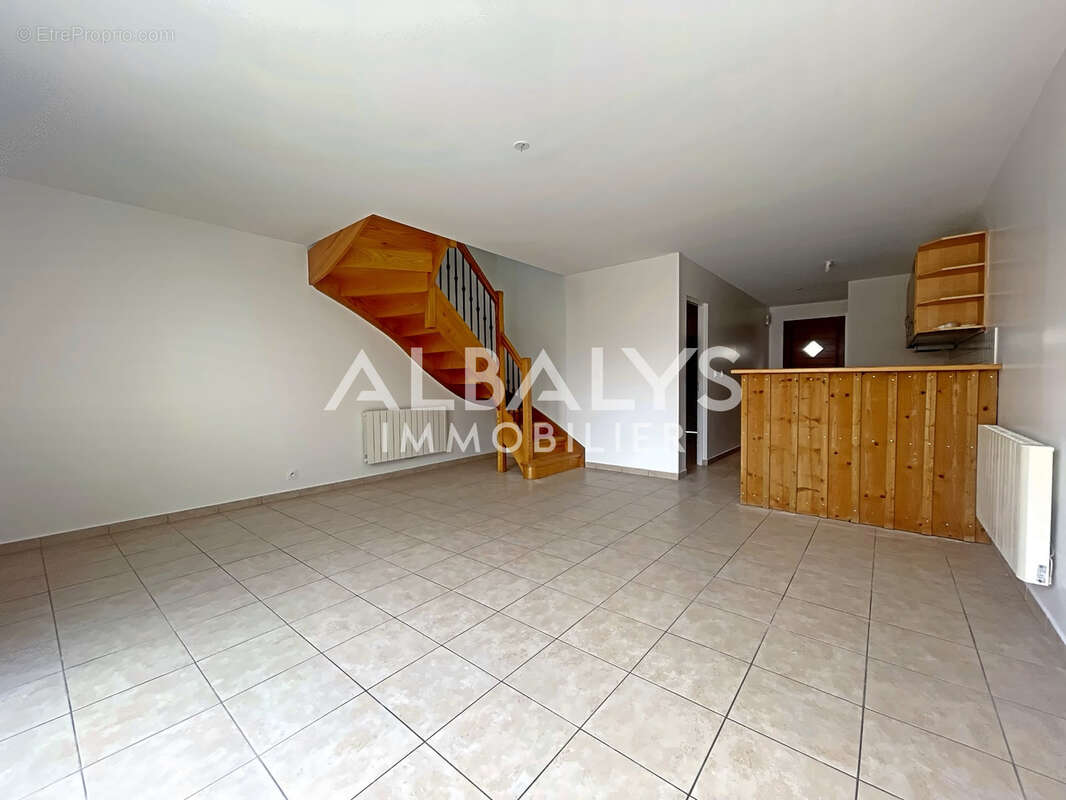 Libourne quartier recherché - Maison de type 4 avec garage et jardin. - photo 2
