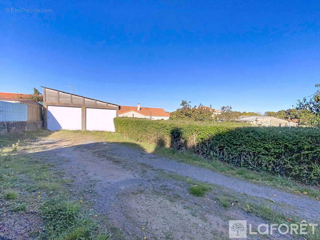 Commerce à LA ROMAGNE