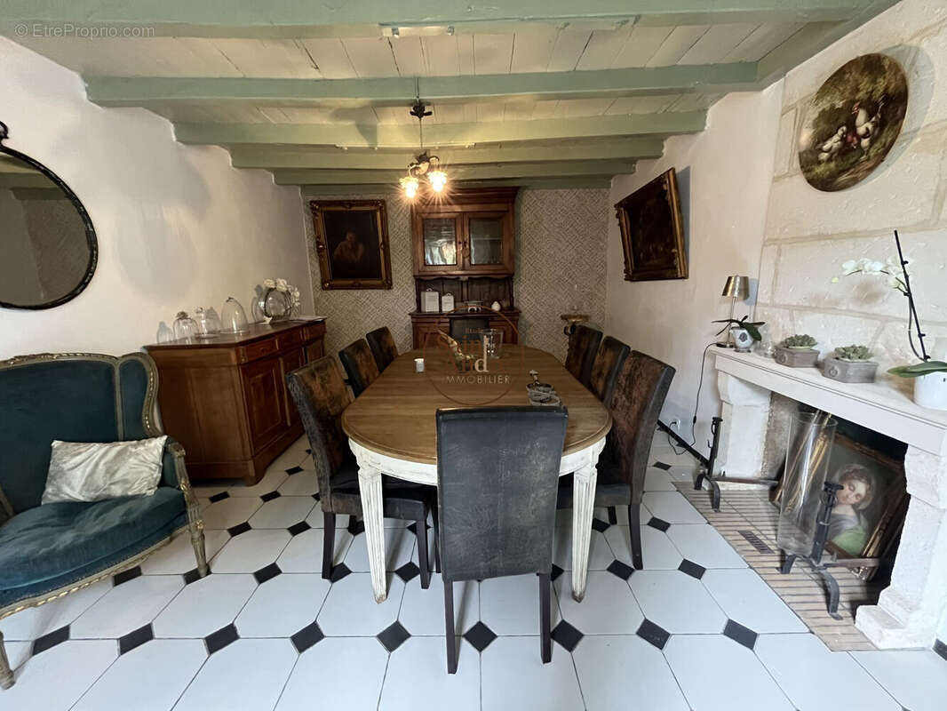 Maison à ROULLET-SAINT-ESTEPHE