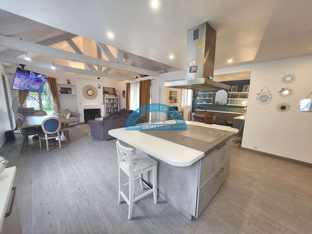 Maison à PONTAULT-COMBAULT