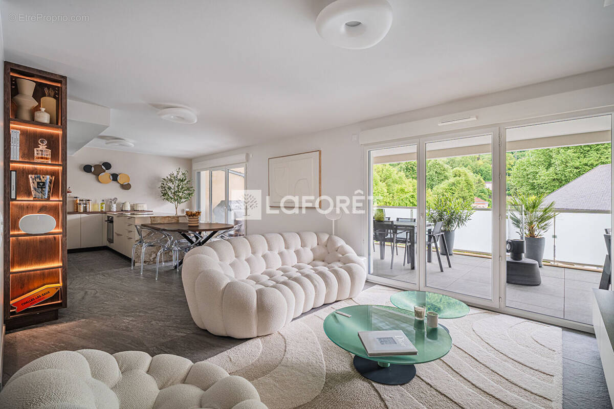 Appartement à CHALLES-LES-EAUX