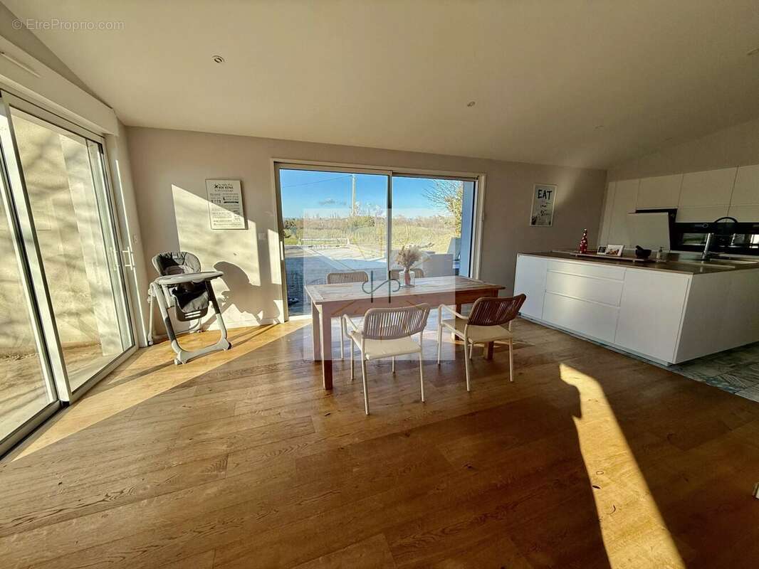 Maison à LA BATIE-ROLLAND