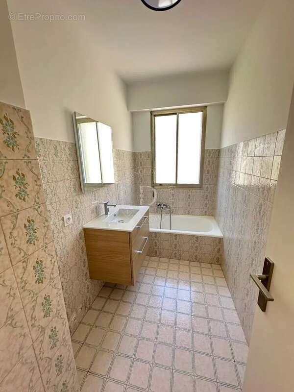 Appartement à BEAULIEU-SUR-MER