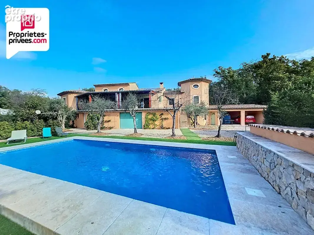 PROPRIETE  9 pièces 249 m2 avec Annexes, Piscine et terrain paysager de 4000 m2 - photo 2