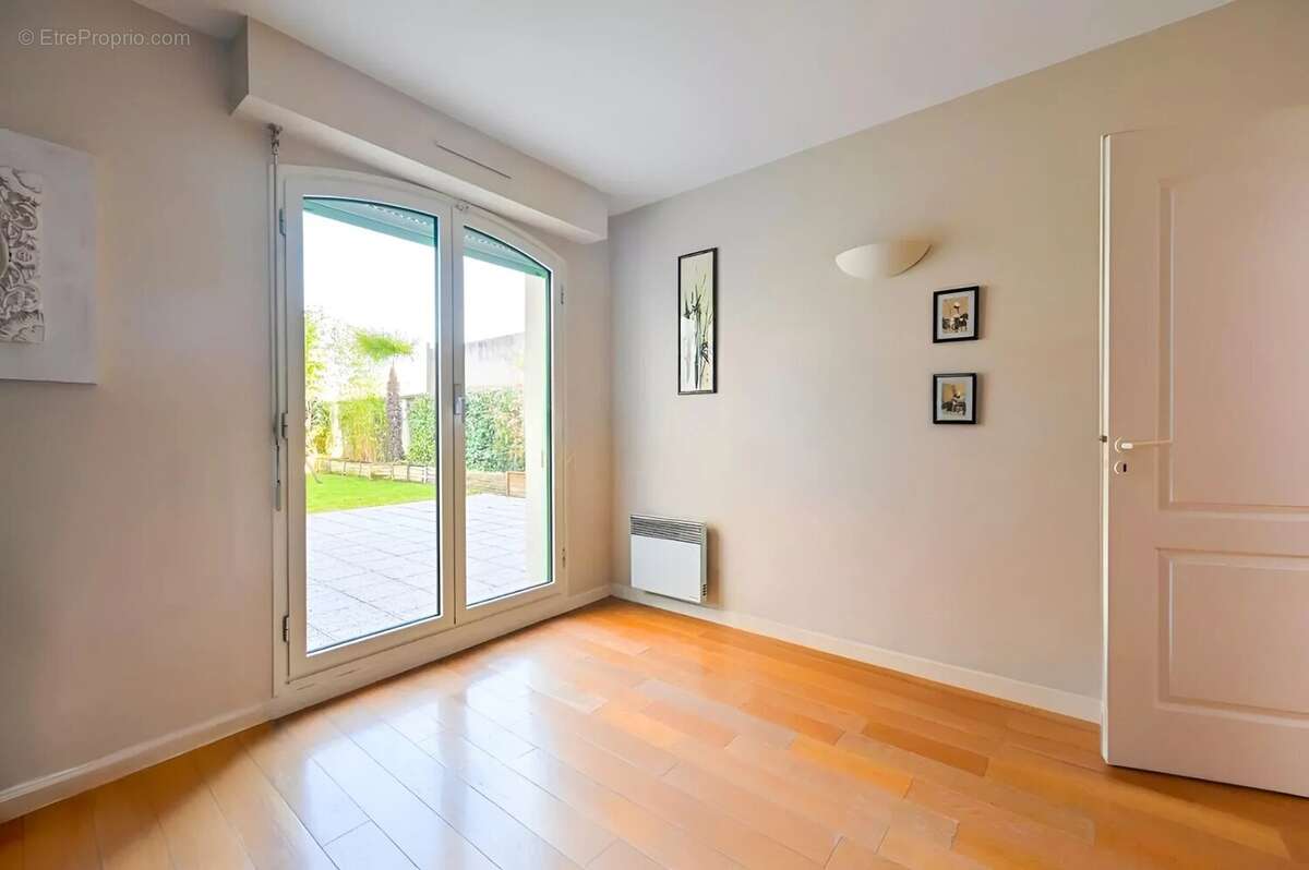 Appartement à SAINT-MAUR-DES-FOSSES