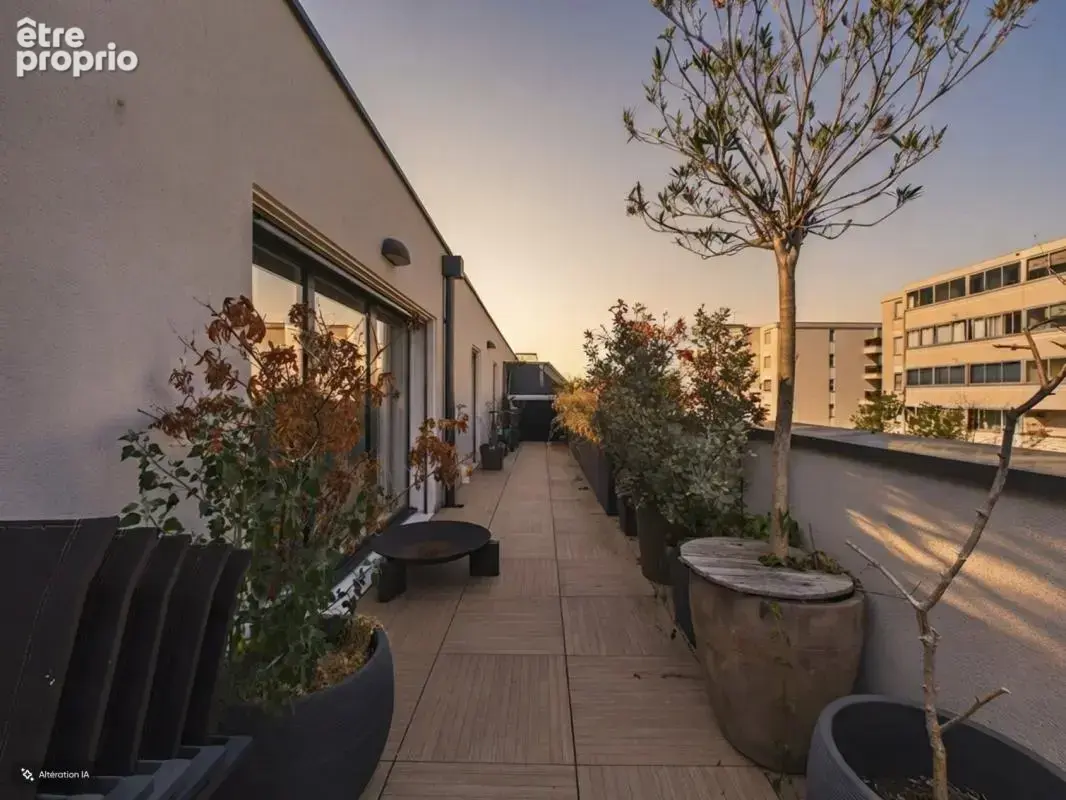 A vendre dernier étage avec climatisation et 50 m2 de terrasse - photo 4