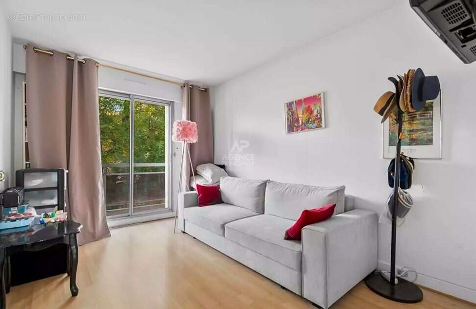 Appartement 96 m² à Le Pecq  - photo 2