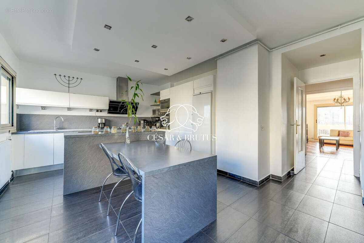 Appartement à LYON-8E