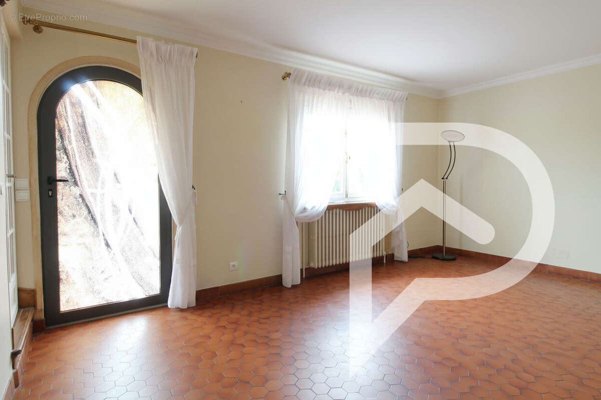 Maison à CHEVRIERES