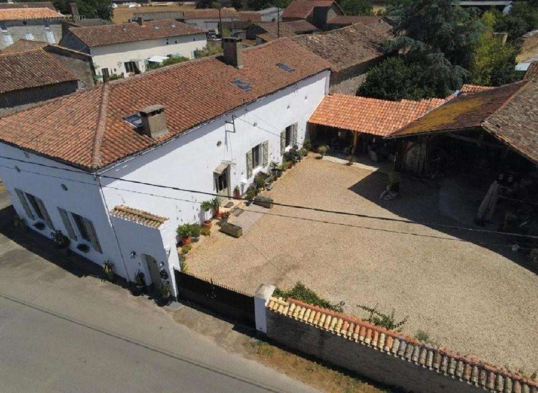 Maison à CIVRAY