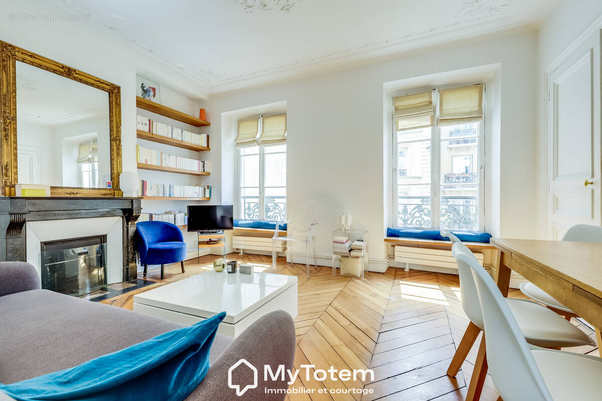 Appartement à PARIS-17E