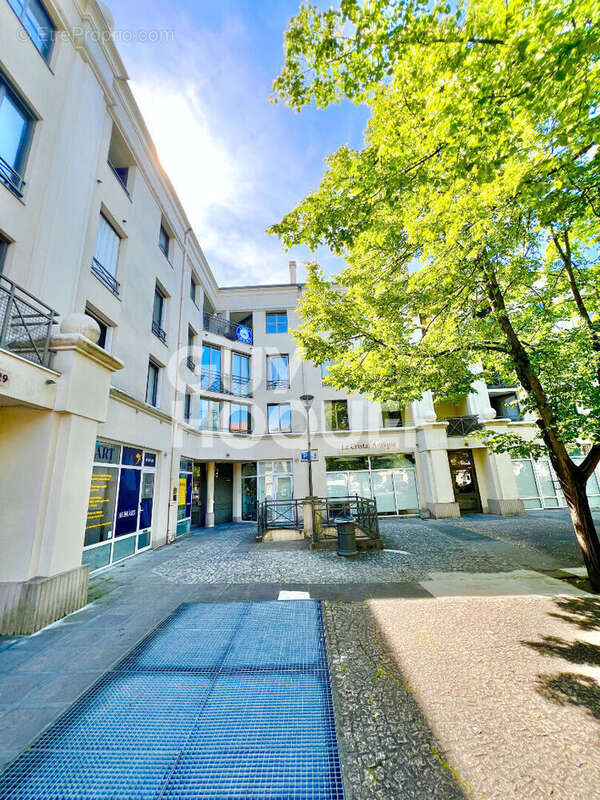 Appartement 3 pièces à vendre - Vieux Massy, dernier étage avec balcon - photo 9