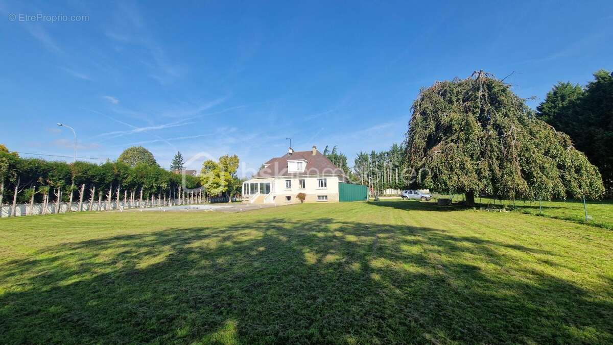  Découvrez ce charmant pavillon sur sous-sol d’environ 190 m²à Vergigny - photo 13