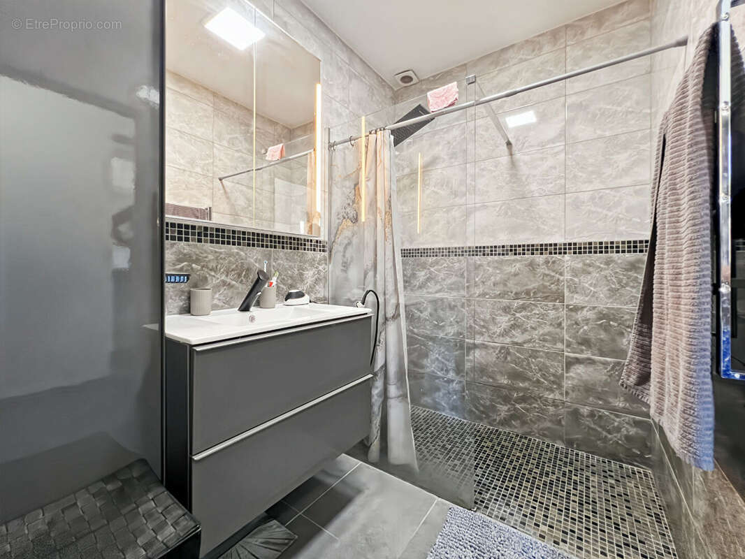 Appartement 73m² à rognac - photo 9