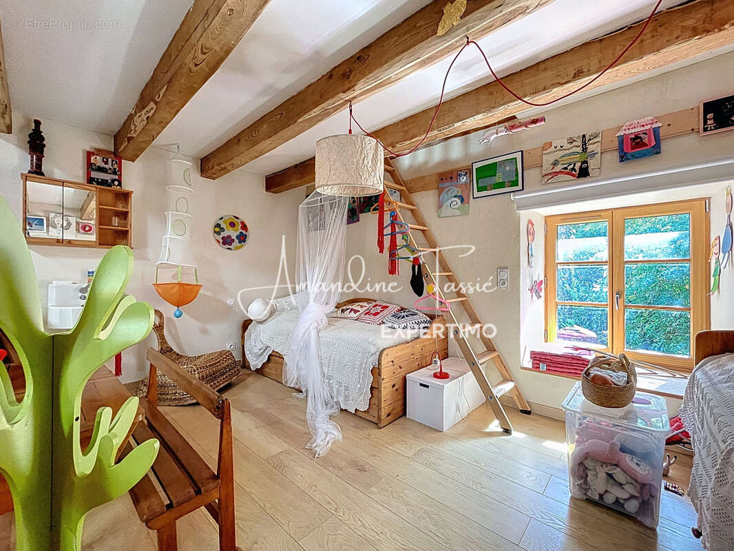 À vendre   Ancien prieuré du XIVe siècle entièrement rénové   Larzac, charme et autonomie - photo 29