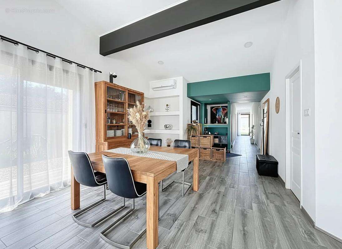 Maison à BLANQUEFORT