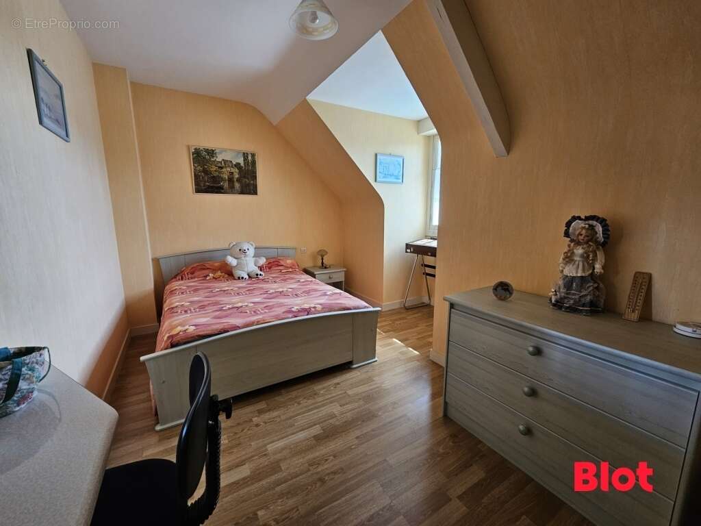 Maison 98 m² à Fougeres  - photo 8