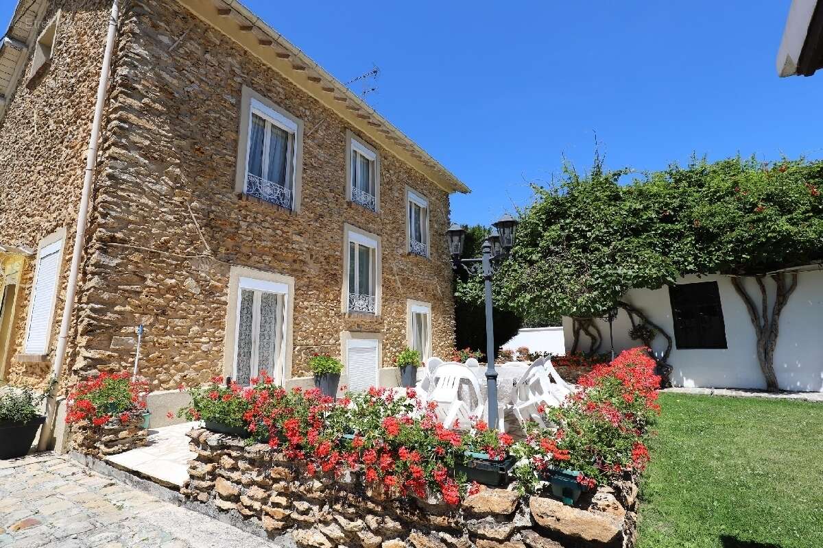 Maison à OZOUER-LE-VOULGIS