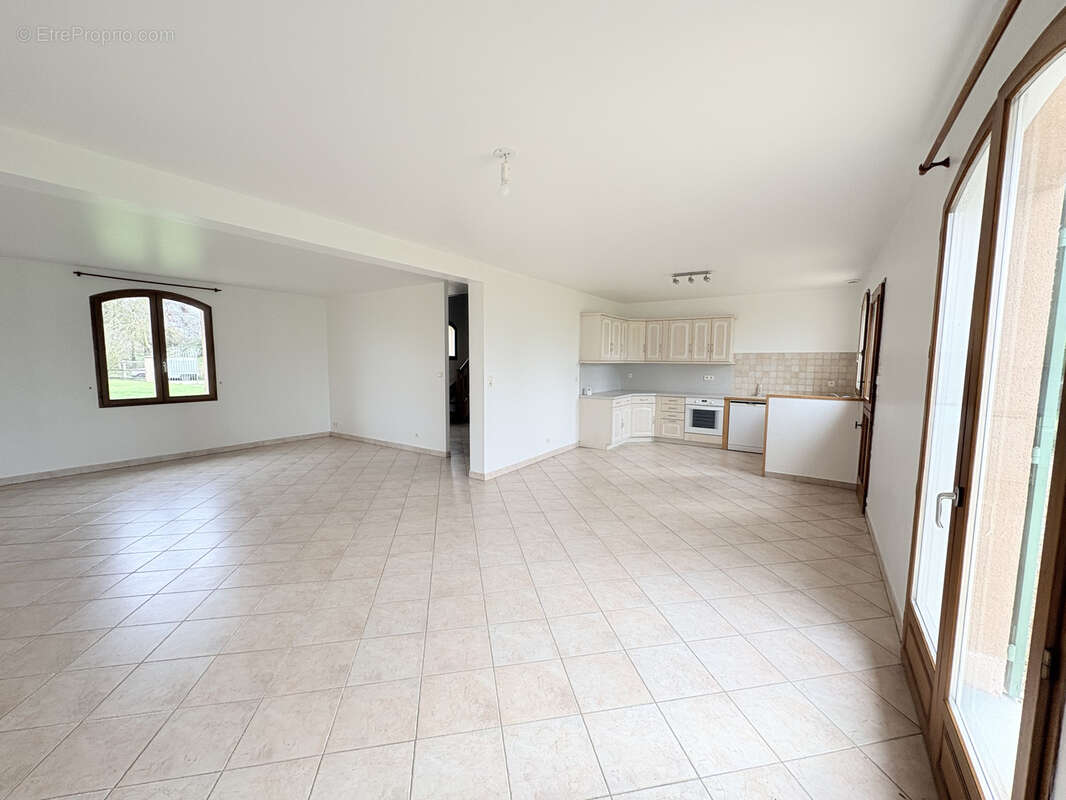 Maison à SAINT-LUPERCE