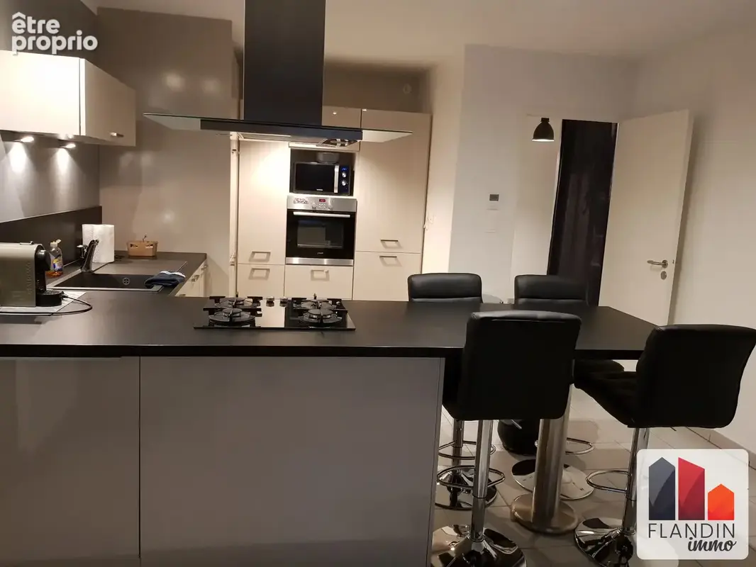 Appartement à MILLERY
