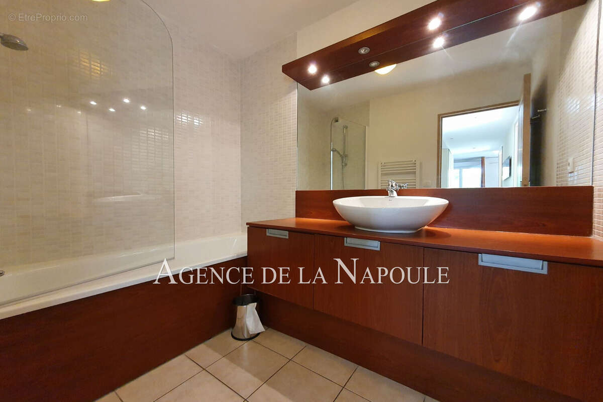 Appartement à MANDELIEU-LA-NAPOULE