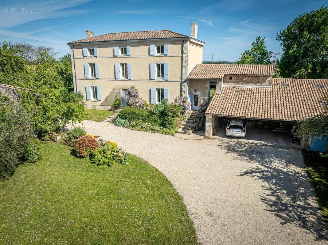 Photo 1 - Maison à LA CRECHE