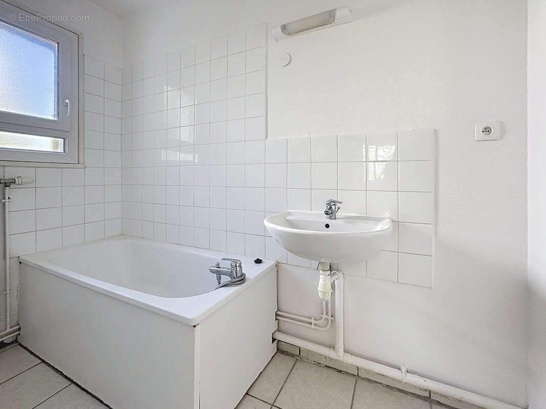 Appartement à SAINT-GENIS-LAVAL